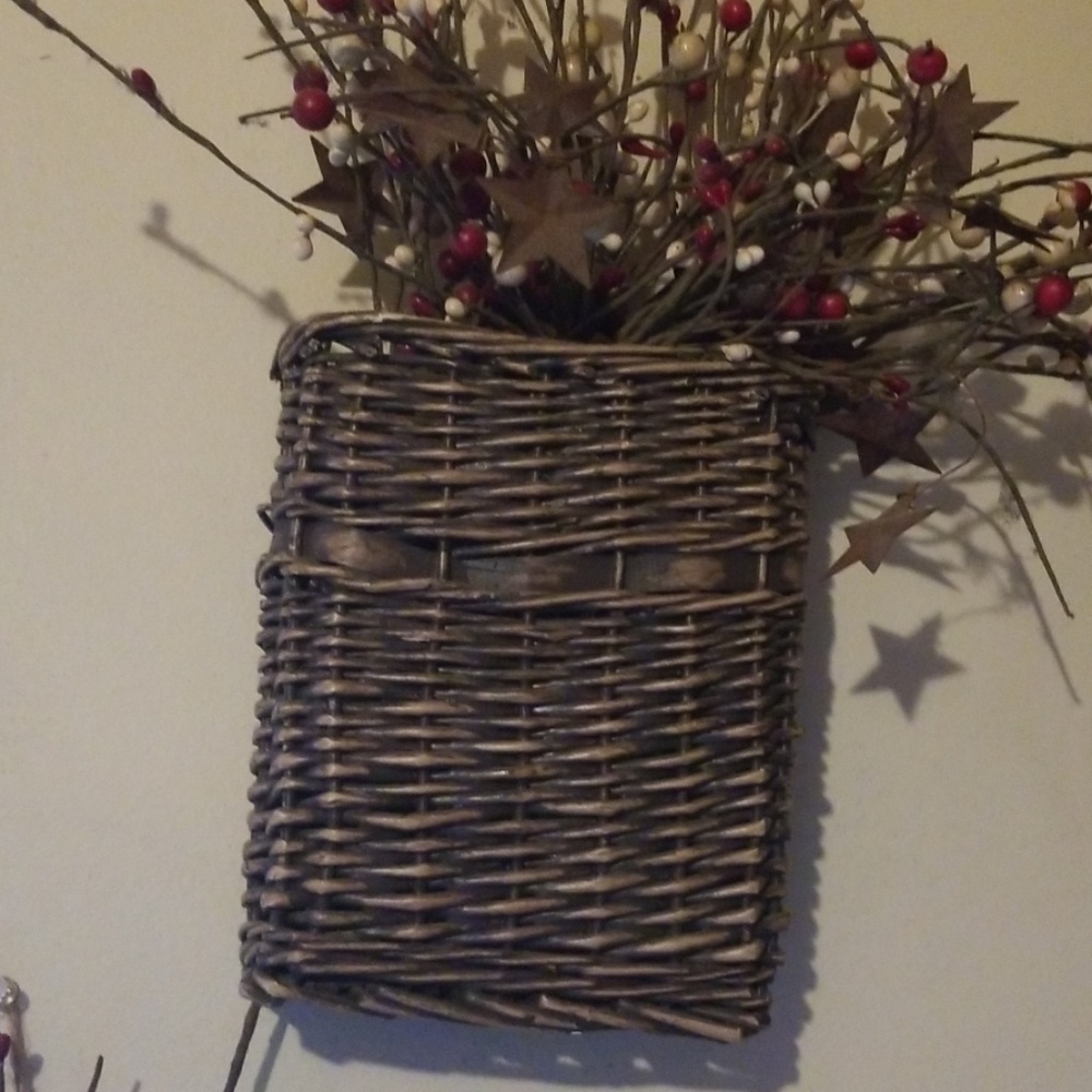 Primitive decor